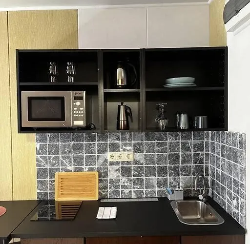 Rose Cosy Tiny With Shared Rooftop Terrace And Jacuzzi Mk2 Βουδαπέστη