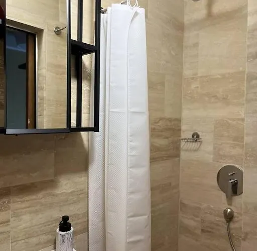 Διαμέρισμα Rose Cosy Tiny With Shared Rooftop Terrace And Jacuzzi Mk2 *