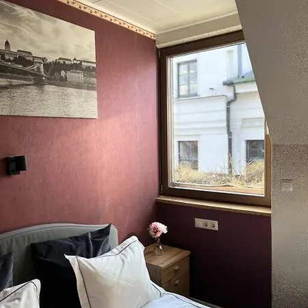 Rose Cosy Tiny With Shared Rooftop Terrace And Jacuzzi Mk2