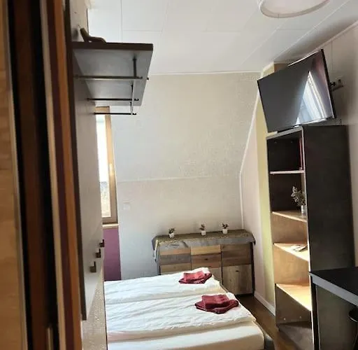 Rose Cosy Tiny With Shared Rooftop Terrace And Jacuzzi Mk2