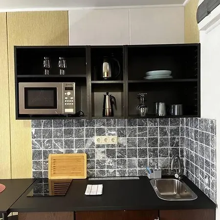 Rose Cosy Tiny With Shared Rooftop Terrace And Jacuzzi Mk2 Budapeste