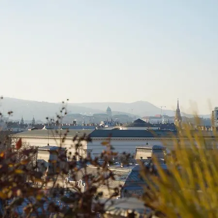 Rose Cosy Tiny With Shared Rooftop Terrace And Jacuzzi Mk2 Апартаменты *