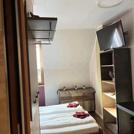 Rose Cosy Tiny With Shared Rooftop Terrace And Jacuzzi Mk2