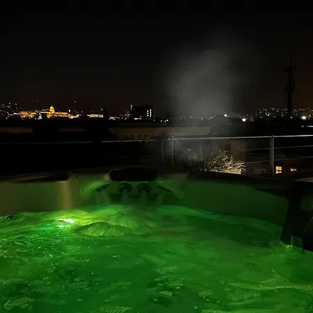 Rose Cosy Tiny With Shared Rooftop Terrace And Jacuzzi Mk2 Apartament *